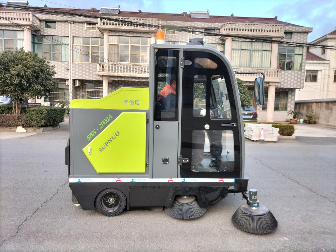 双鸭山龙马清扫车